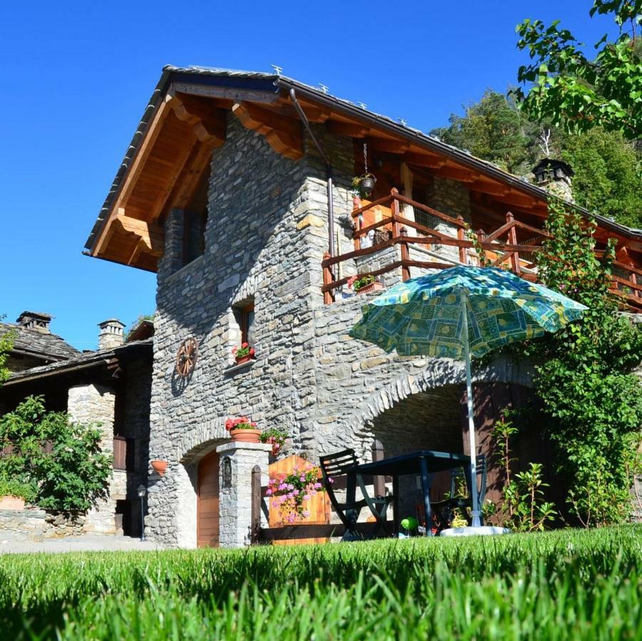 Apartment With Garden Villeneuve Exterior photo